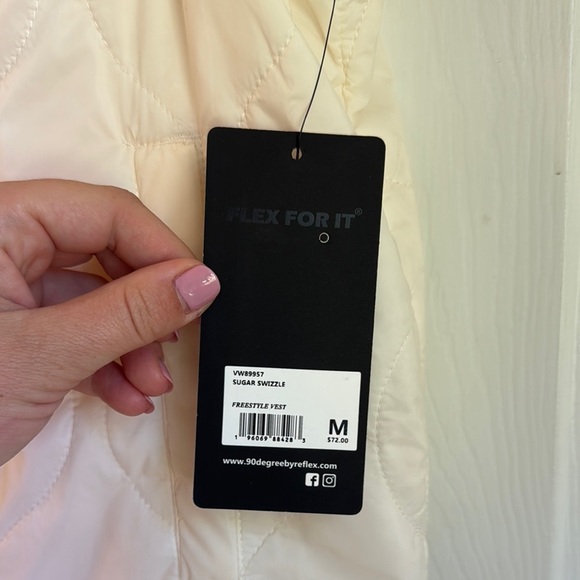 90 Degree By Reflex Cream Quilted Vest Size Medium NWT - Picture 5 of 7